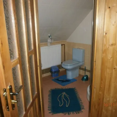 Sadiba Oprishok Lazeshchyna