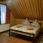Sadiba Oprishok * Lazeshchyna